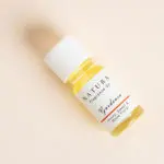 زيت معطر برائحة العسل والحلى والزهور البيضاء