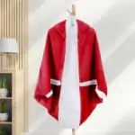 بطانية بغطاء رأس (هودي) أحمر