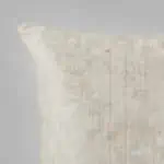 بيت تكاية بالحشوة قطيفة ٤٥-٤٥ اوف وايت