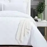 طقم بيت لحاف فينيس لون أوف وايت