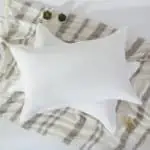 بيت مخدة فندقي٢ قطعة لون اوف وايت