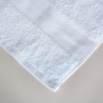 منشفة قطن أبيض