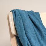 شال كنب بوليستر محبوك أزرق غامق