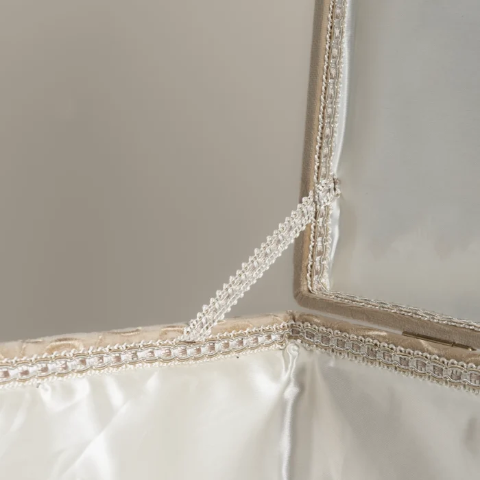 صندوق سجاد صلاة بيج