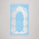 سجادة صلاة شانيل لون أزرق