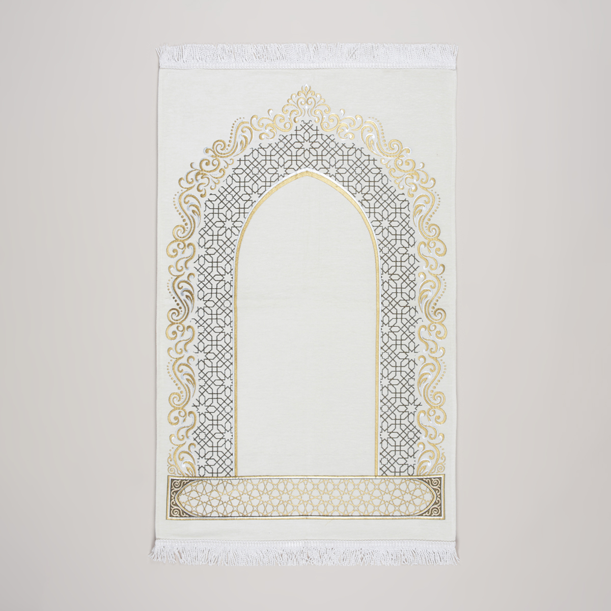 سجادة صلاة شنيل باللون الأوف وايت سجادة صلاة شنيل باللون الأوف وايت