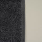 منشفة قطن رصاصي غامق بعده مقاسات