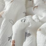 طقم لحاف مواليد قطعتين قطن لون اوف وايت