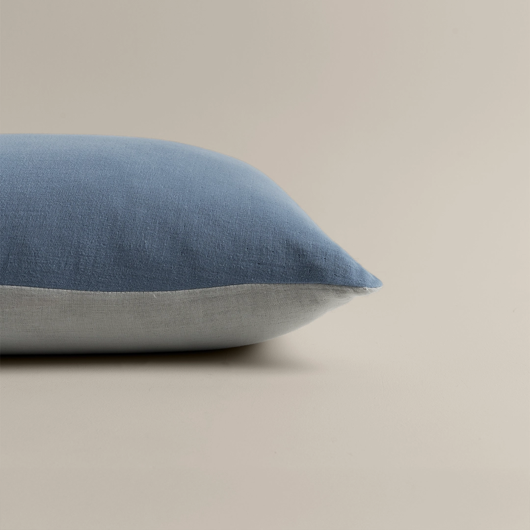 بيت مخدة قطن لون أزرق بيت مخدة قطن لون أزرق