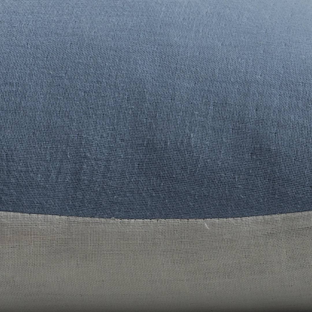 بيت مخدة قطن لون أزرق بيت مخدة قطن لون أزرق