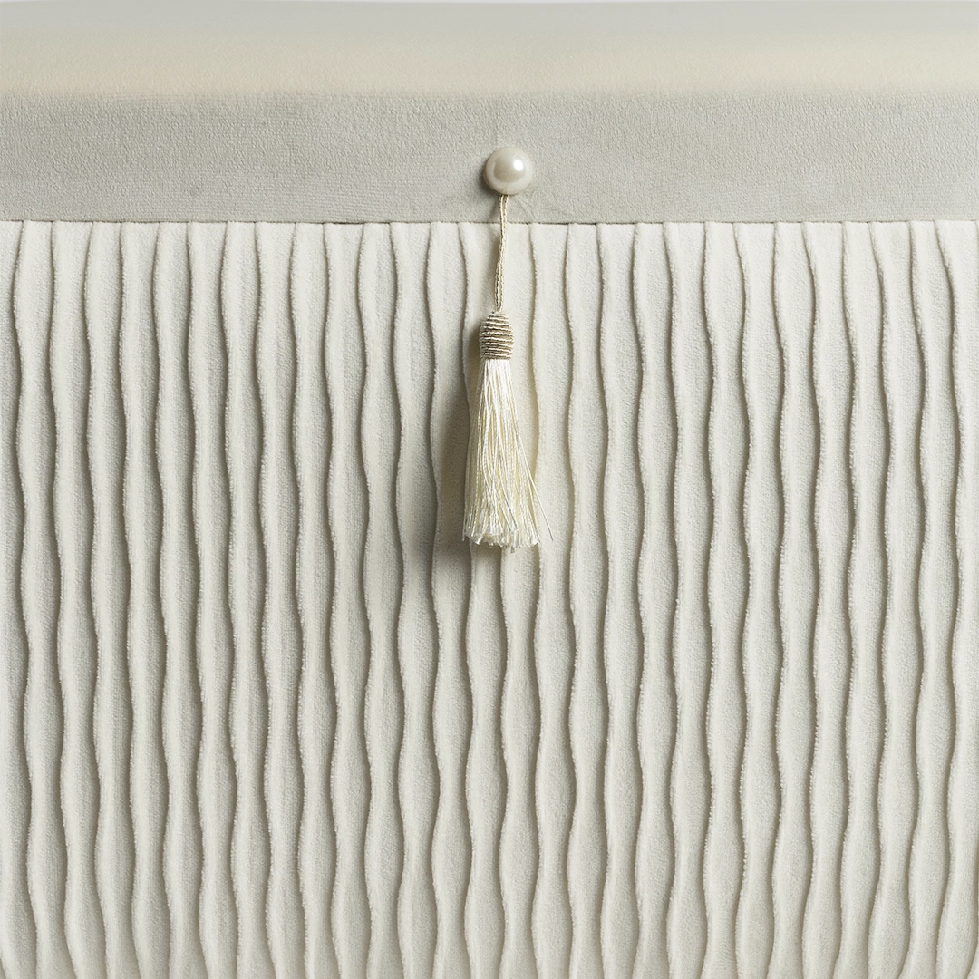 صندوق سجاد صلاة بلون أوف وايت صندوق سجاد صلاة بلون أوف وايت