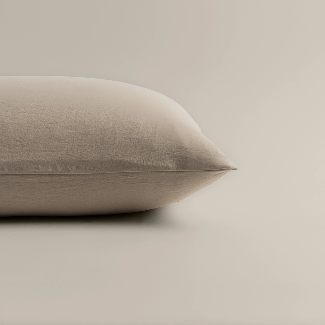 بيت مخدة ميكرو ٢ قطعة لون بيج غامق بيت مخدة ميكرو ٢ قطعة لون بيج غامق