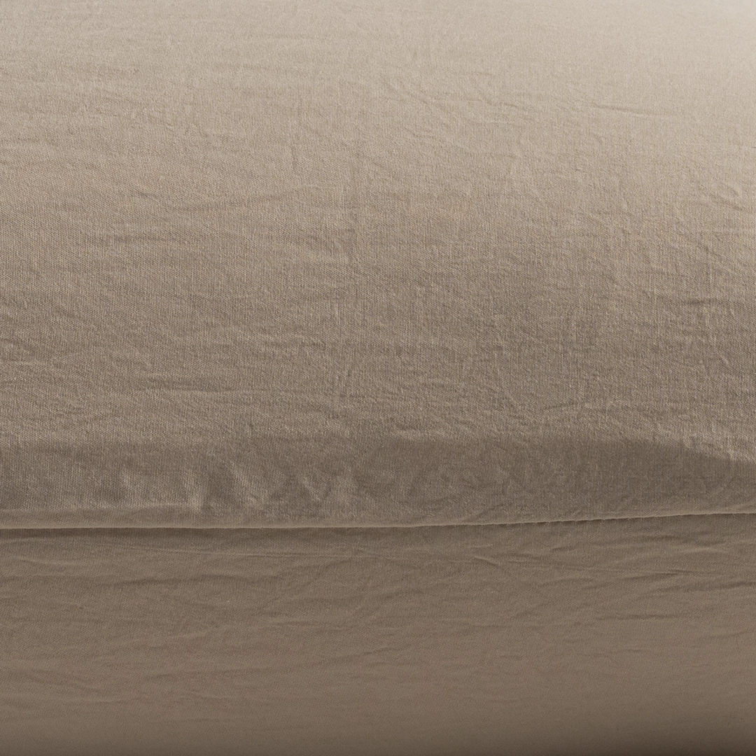 بيت مخدة ميكرو ٢ قطعة لون بيج غامق بيت مخدة ميكرو ٢ قطعة لون بيج غامق