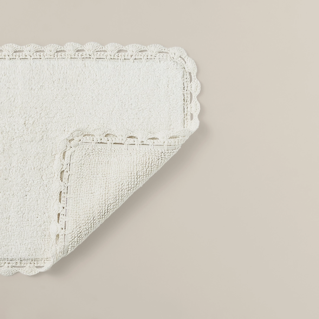 دعاسة حمام بعدة مقاسات باللون الأوف وايت دعاسة حمام بعدة مقاسات باللون الأوف وايت