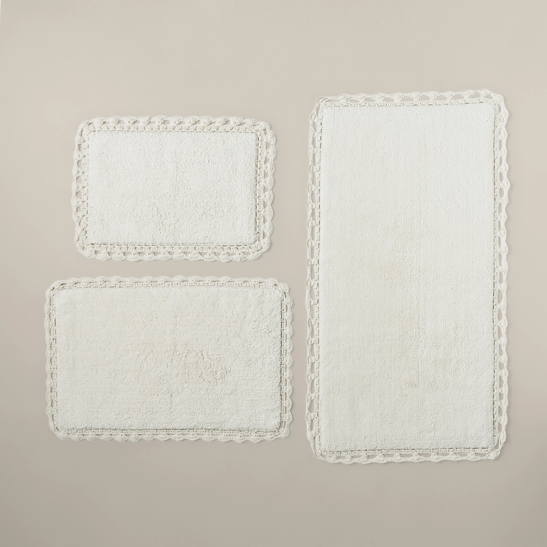 دعاسة حمام بعدة مقاسات باللون الأوف وايت دعاسة حمام بعدة مقاسات باللون الأوف وايت