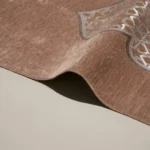 سجادة صلاة شنيل باللون البيج االغامق