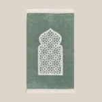 سجادة صلاة شنيل باللون الأخضر