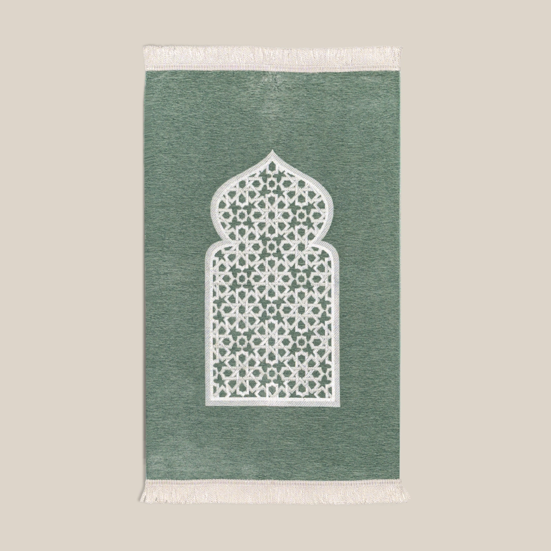 سجادة صلاة شنيل باللون الأخضر سجادة صلاة شنيل باللون الأخضر