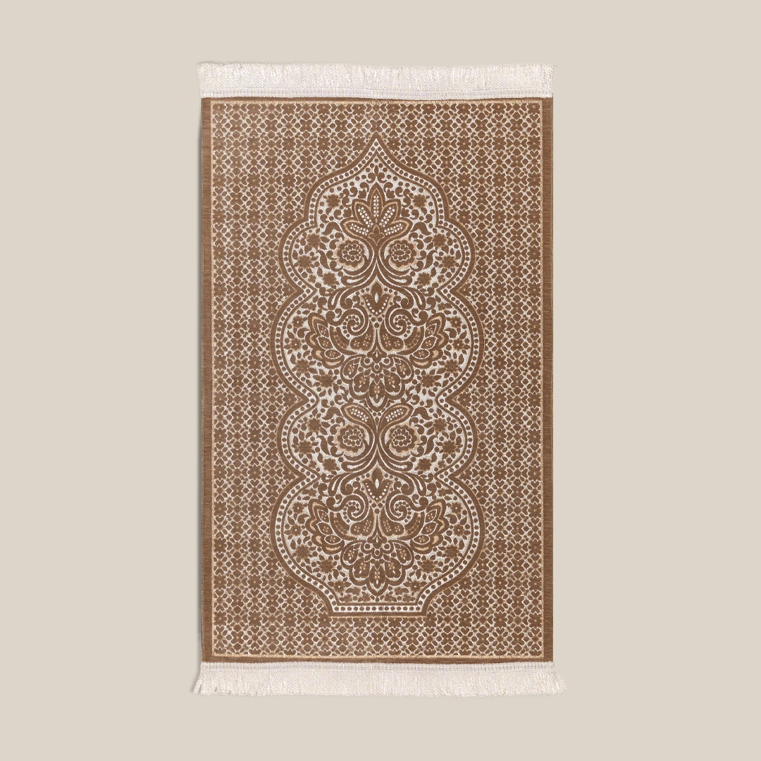 سجادة صلاة شنيل لون بيج غامق سجادة صلاة شنيل لون بيج غامق