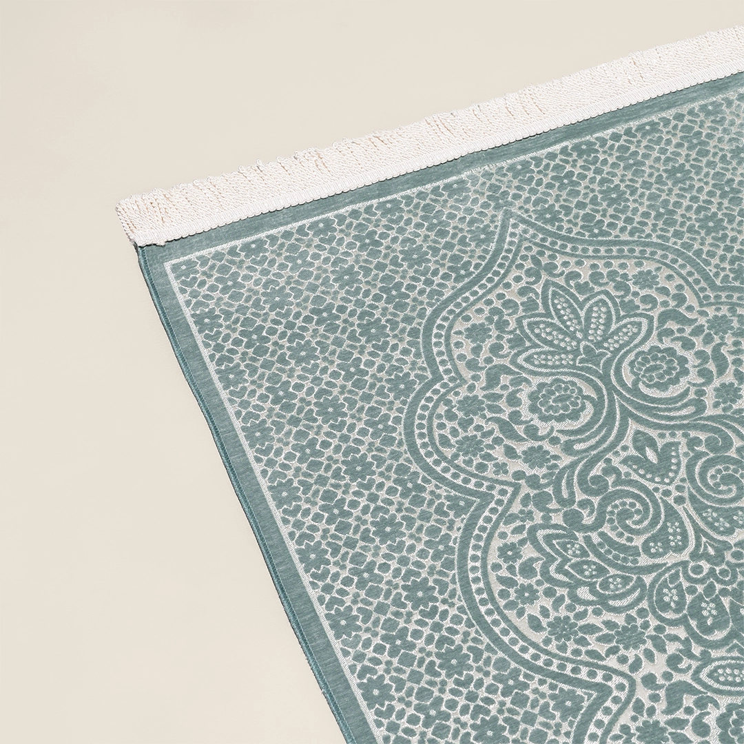 سجادة صلاة شنيل لون أخضر سجادة صلاة شنيل لون أخضر