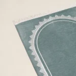 سجادة صلاة شنيل بلون أخضر