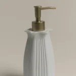 موزع صابون بولي لون أبيض