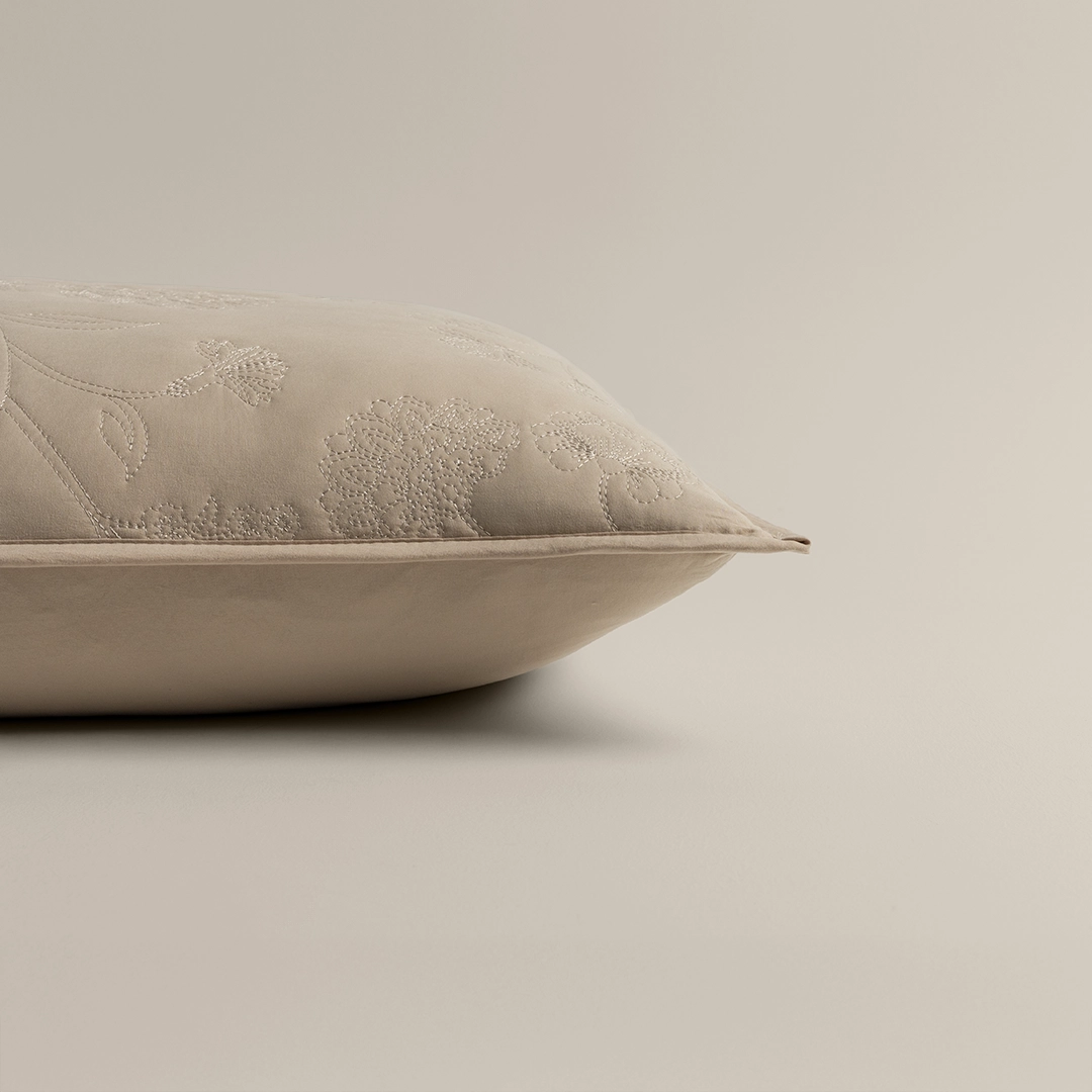 بيت مخدة ميكرو ٢ قطعة مطرز بيج غامق بيت مخدة ميكرو ٢ قطعة مطرز بيج غامق