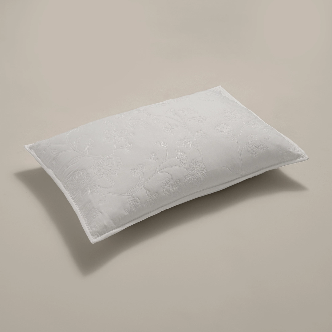 بيت مخدة ميكرو ٢ قطعة مطرز أوف وايت بيت مخدة ميكرو ٢ قطعة مطرز أوف وايت