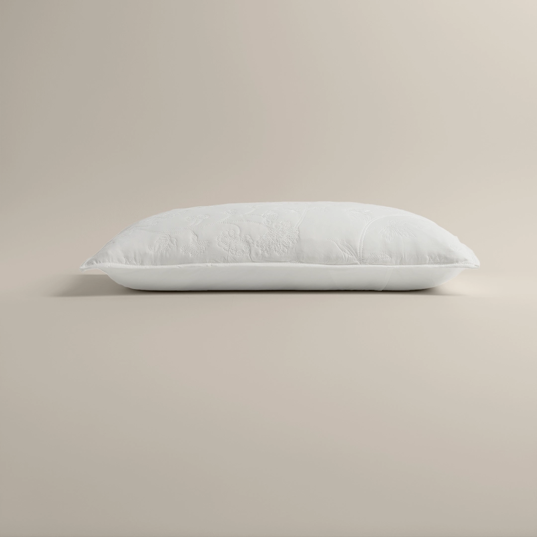 بيت مخدة ميكرو ٢ قطعة مطرز أوف وايت بيت مخدة ميكرو ٢ قطعة مطرز أوف وايت