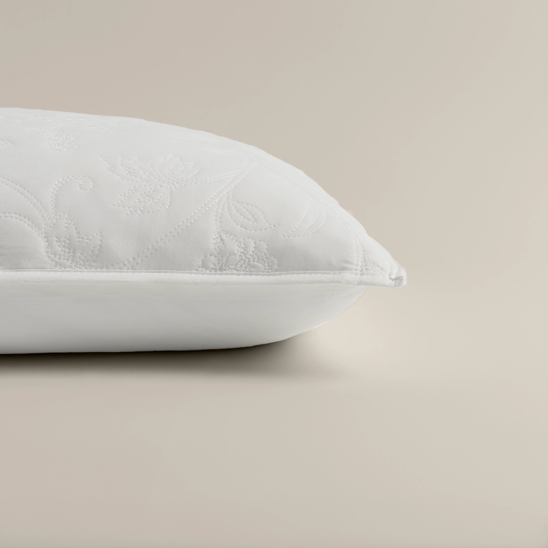 بيت مخدة ميكرو ٢ قطعة مطرز أوف وايت بيت مخدة ميكرو ٢ قطعة مطرز أوف وايت