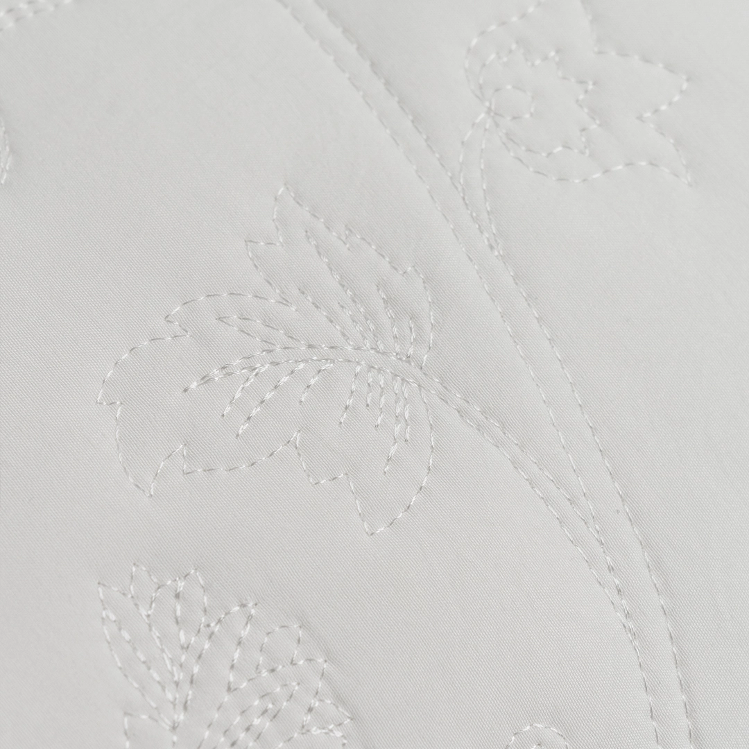 بيت مخدة ميكرو ٢ قطعة مطرز أوف وايت بيت مخدة ميكرو ٢ قطعة مطرز أوف وايت