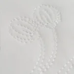 بيت مخدة ميكرو ٢ قطعة مطرز أوف وايت