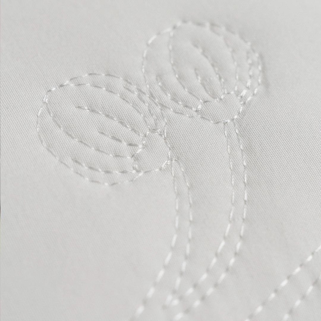 بيت مخدة ميكرو ٢ قطعة مطرز أوف وايت بيت مخدة ميكرو ٢ قطعة مطرز أوف وايت