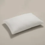 مخدة قطن باللون الأبيض
