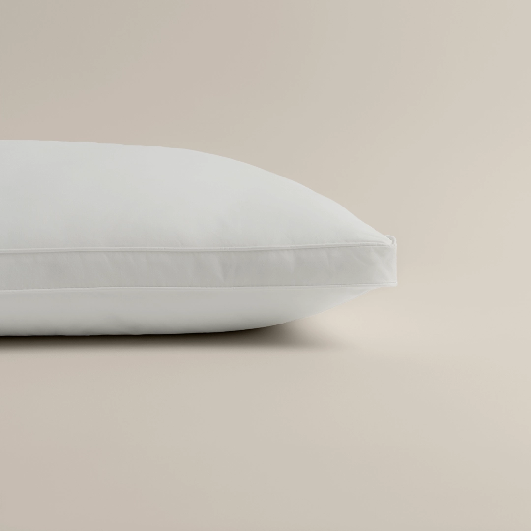 مخدة قطن باللون الأبيض مخدة قطن باللون الأبيض