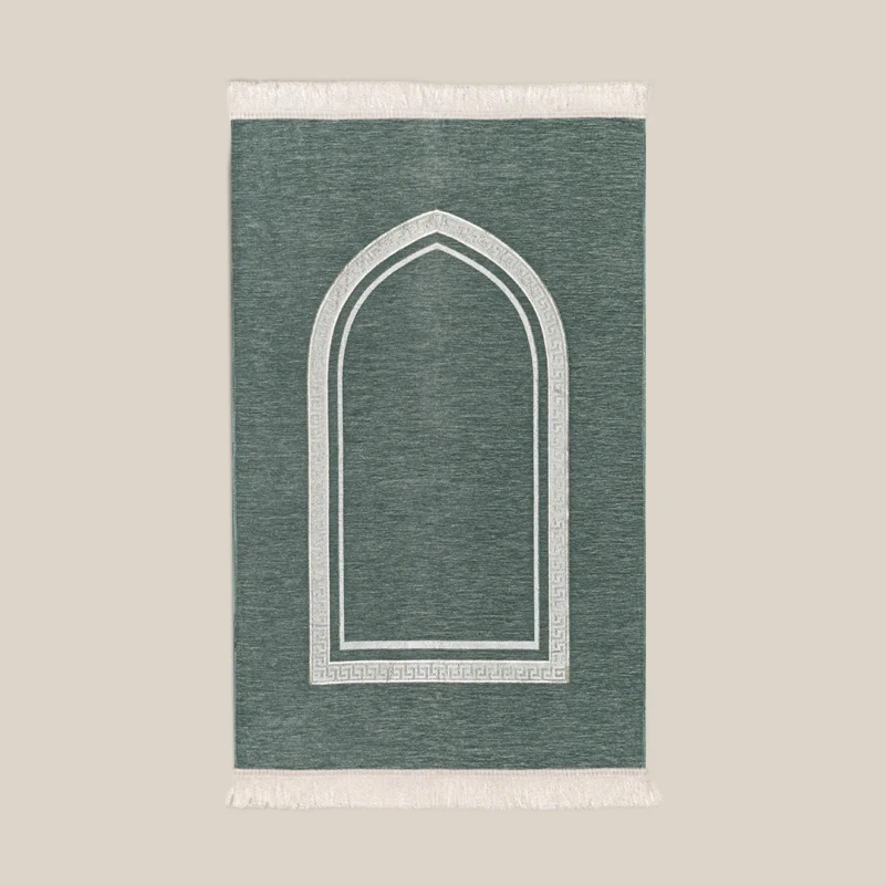 سجادة صلاة شنيل لون أخضر