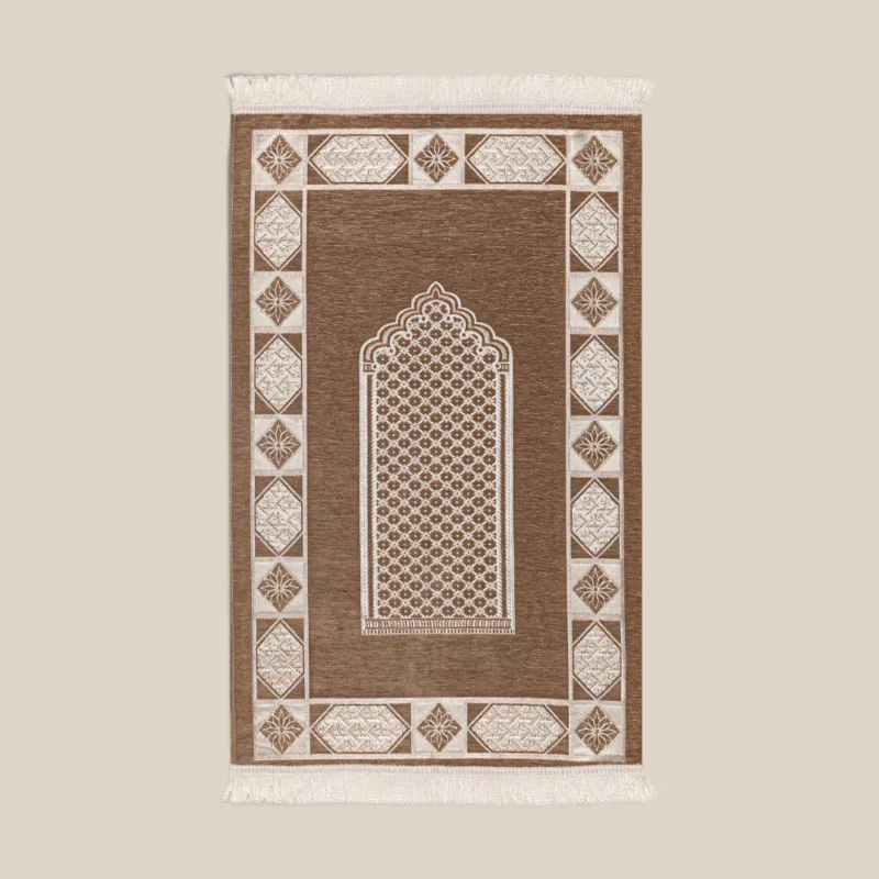 سجادة صلاة شنيل بيج غامق