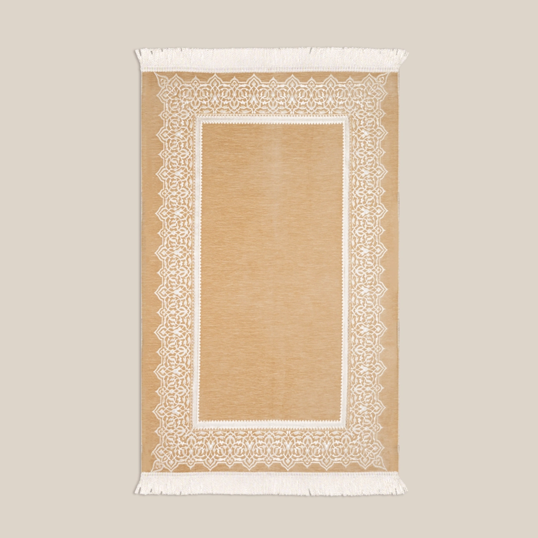 سجادة صلاة شنيل بلون بيج غامق سجادة صلاة شنيل بلون بيج غامق