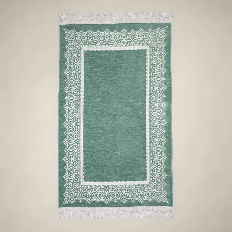 سجادة صلاة شنيل بلون أخضر