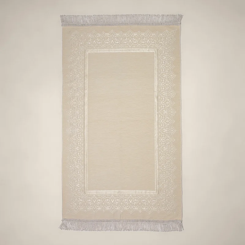 سجادة صلاة شنيل بلون أوف وايت