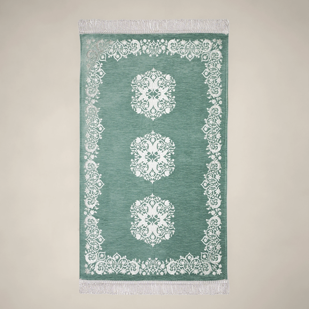 سجادة صلاة شنيل أخضر سجادة صلاة شنيل أخضر