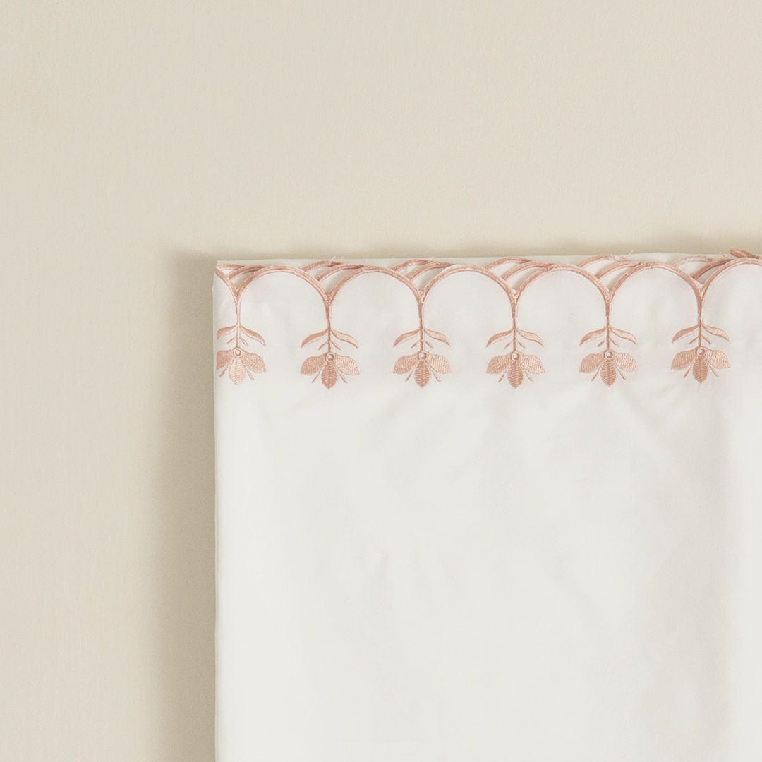 لباس صلاة لف مطرز بينك لباس صلاة لف مطرز بينك