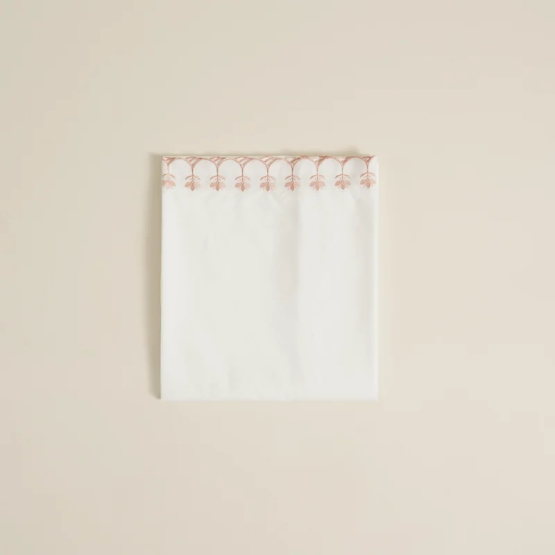 لباس صلاة لف مطرز بينك