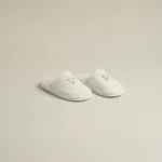 سليبر قطن مطرز مقاس ٤٠ أوف وايت