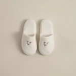 سليبر قطن مطرز مقاس ٤٠ أوف وايت