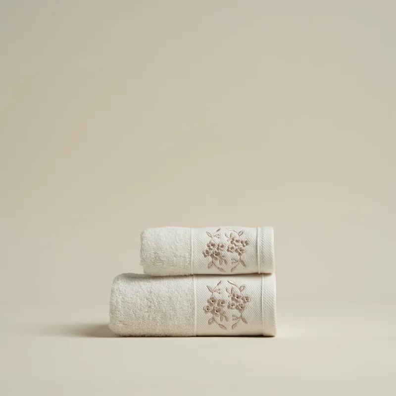 منشفة قطن مطرز بيج غامق