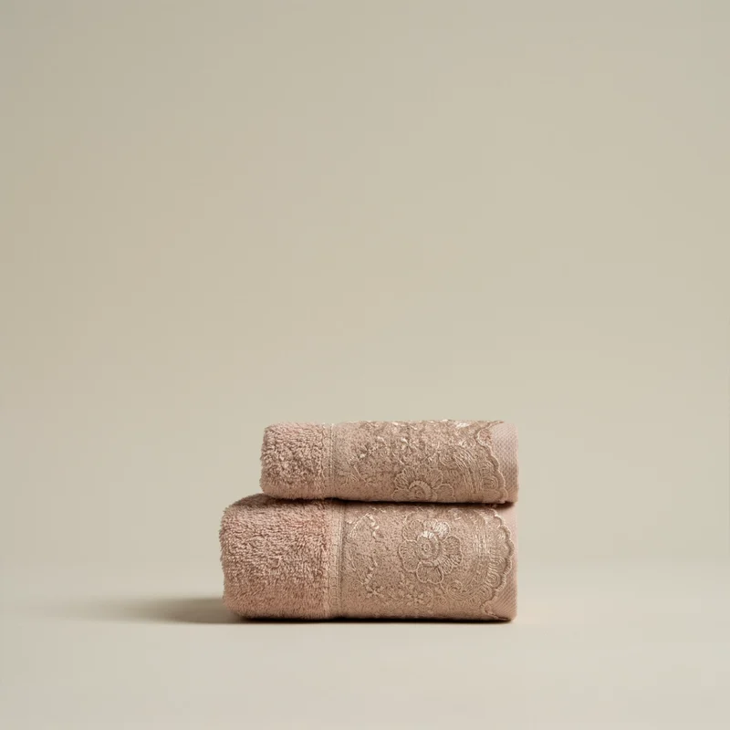 منشفة قطن مطرز لون بيتك