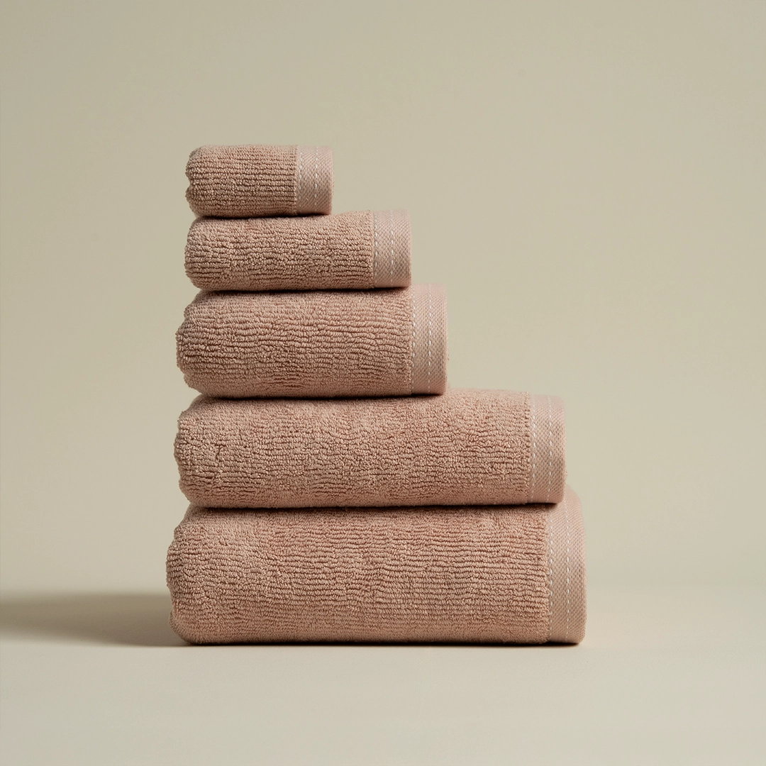 منشفة قطن لون بينك بعده مقاسات منشفة قطن لون بينك بعده مقاسات