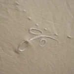 بيت لحاف ميكرو مطرز أوف وايت