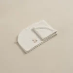 منشفة رأس قطن مطرز لون أوف وايت